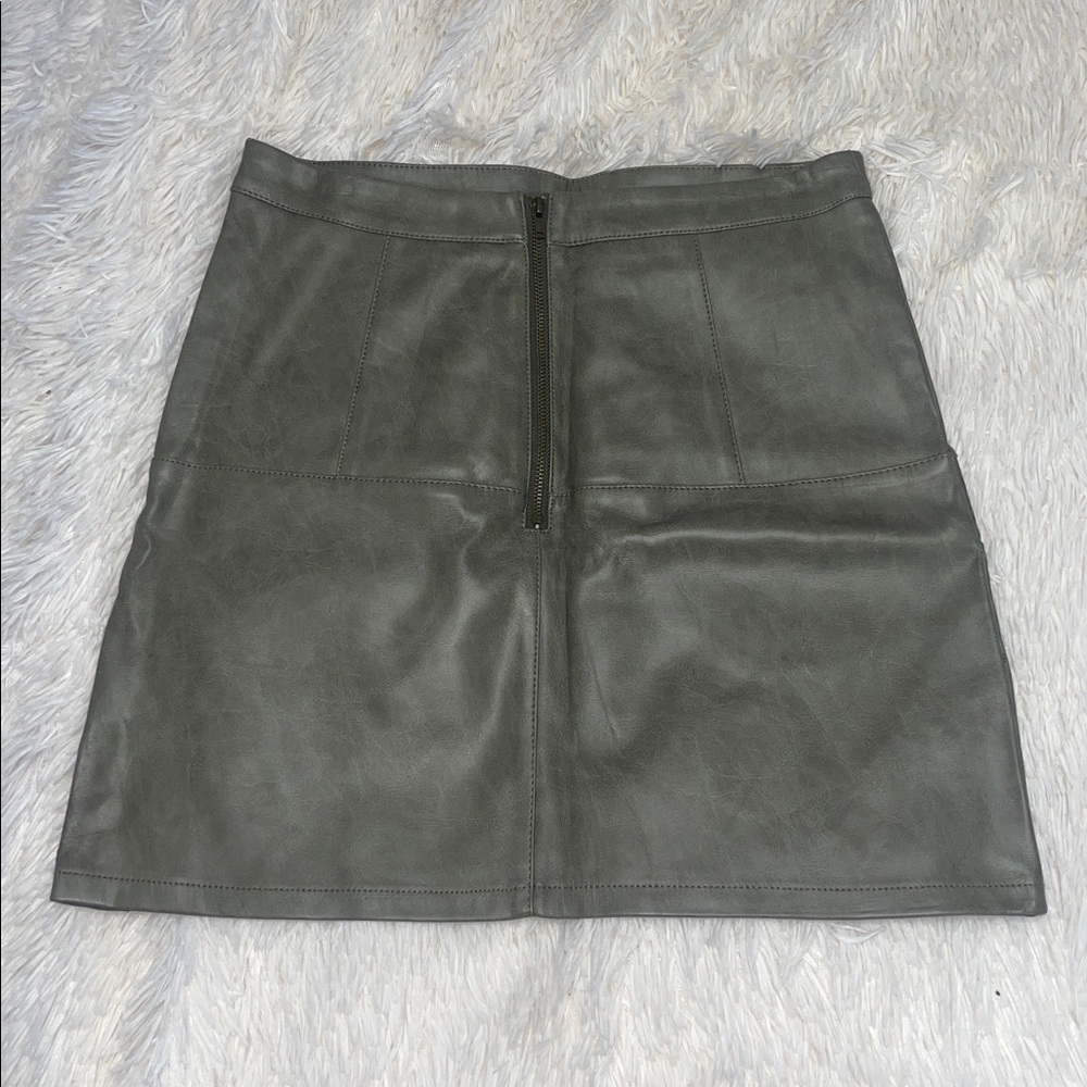 New! w/out Tags 🏷️ ✨ “Shinestar” Olive Mini Faux Leather Skirt- Size Small
